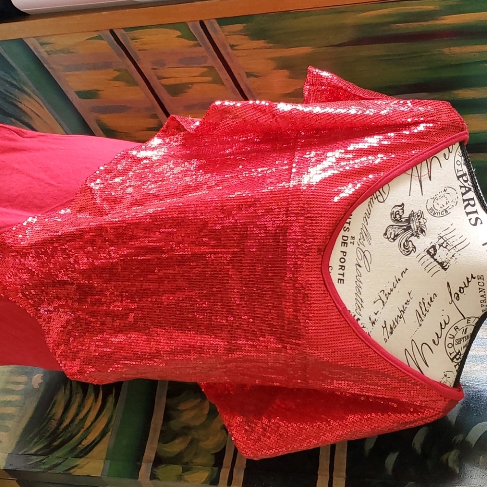 Leo Rosi V neck Red Sequins Top tank attached